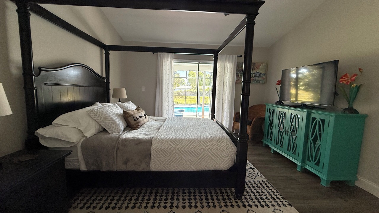 Photo of Bedroom in Interchange Square