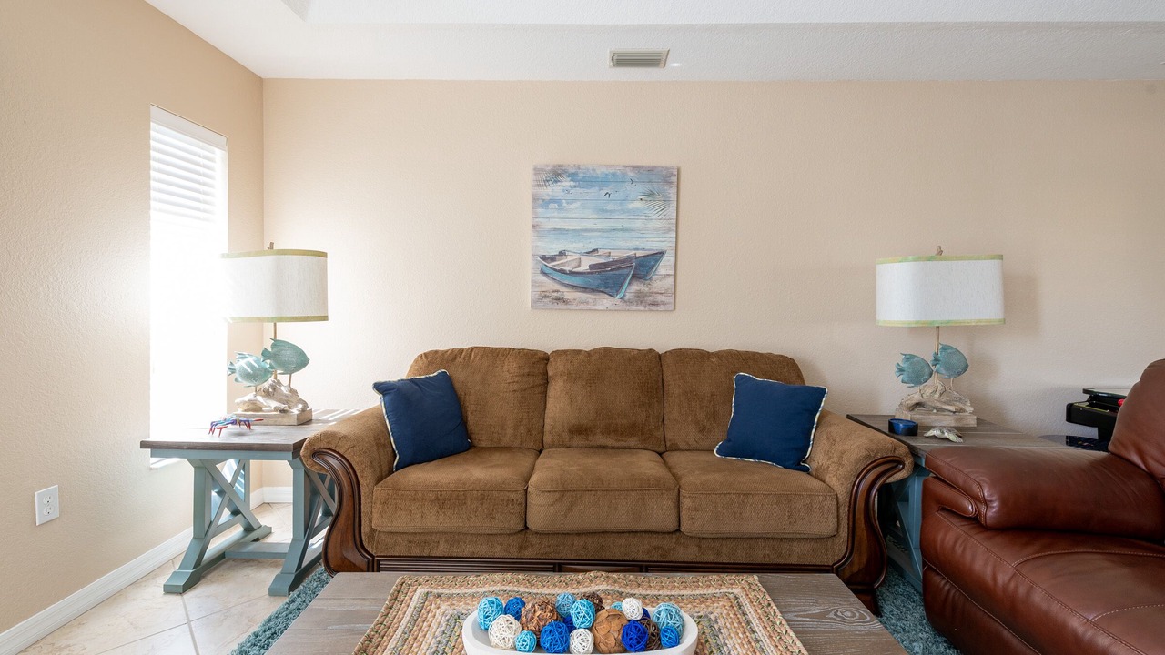Photo of Livingroom in Englewood East
