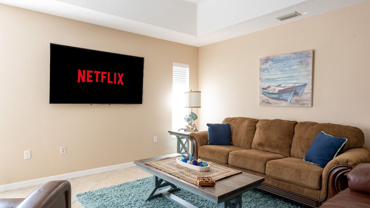 Photo of Livingroom in Englewood East