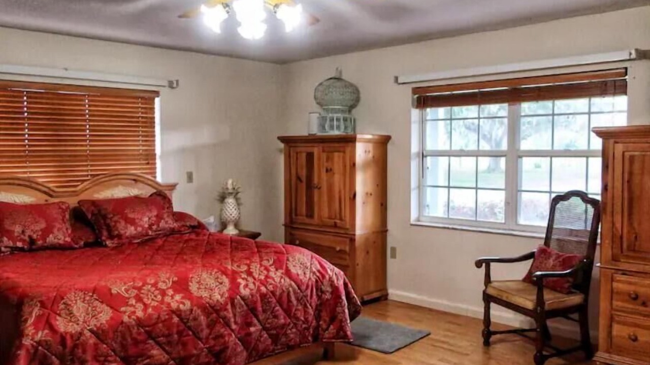 Photo of Bedroom in Walker's Island