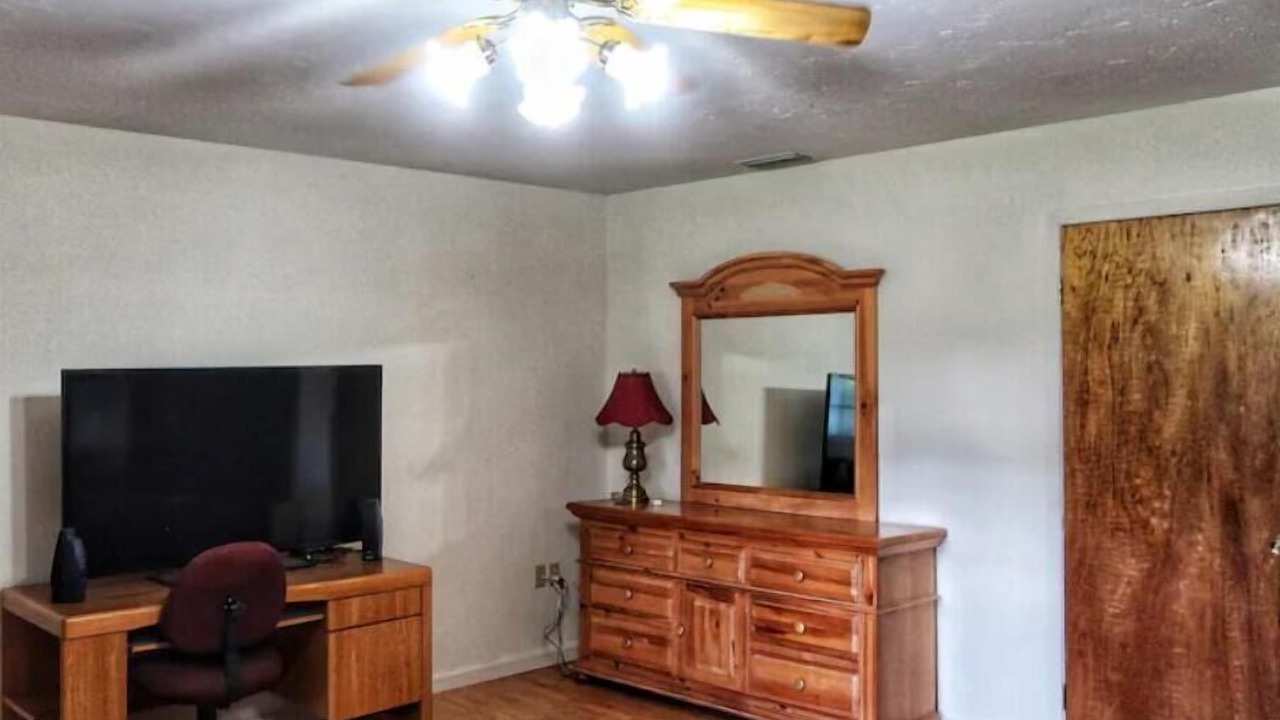Photo of Bedroom in Walker's Island