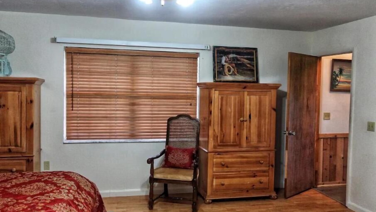 Photo of Bedroom in Walker's Island