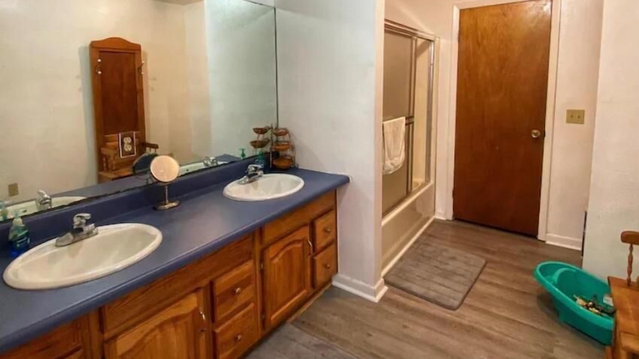 Photo of Bathroom in Walker's Island