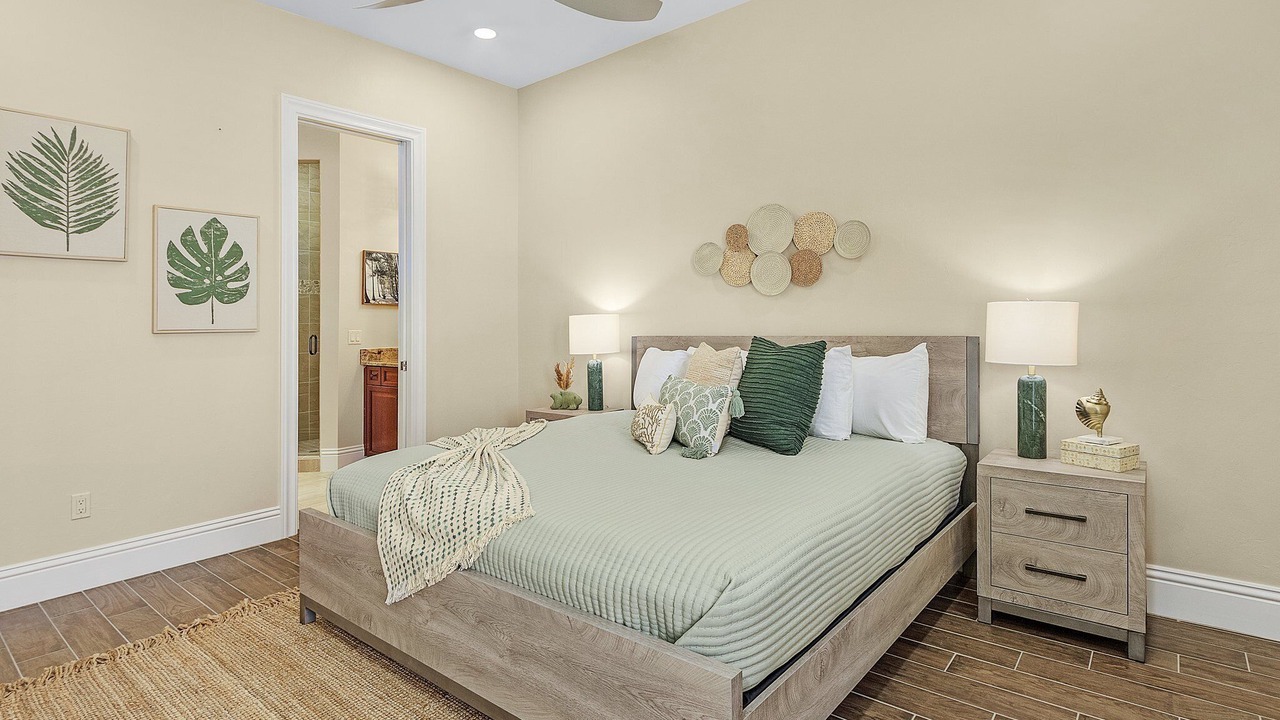 Photo of Bedroom in Mid Island