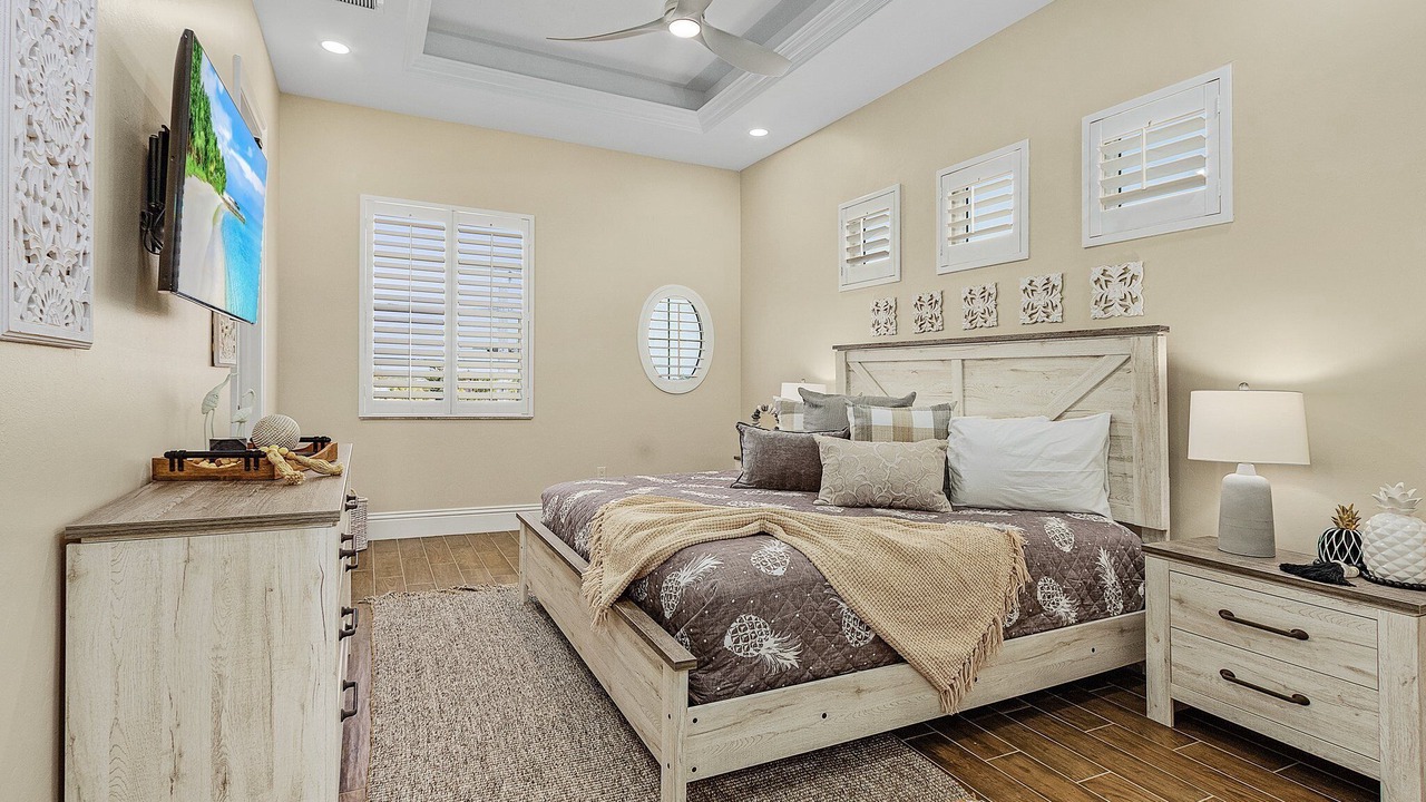 Photo of Bedroom in Mid Island