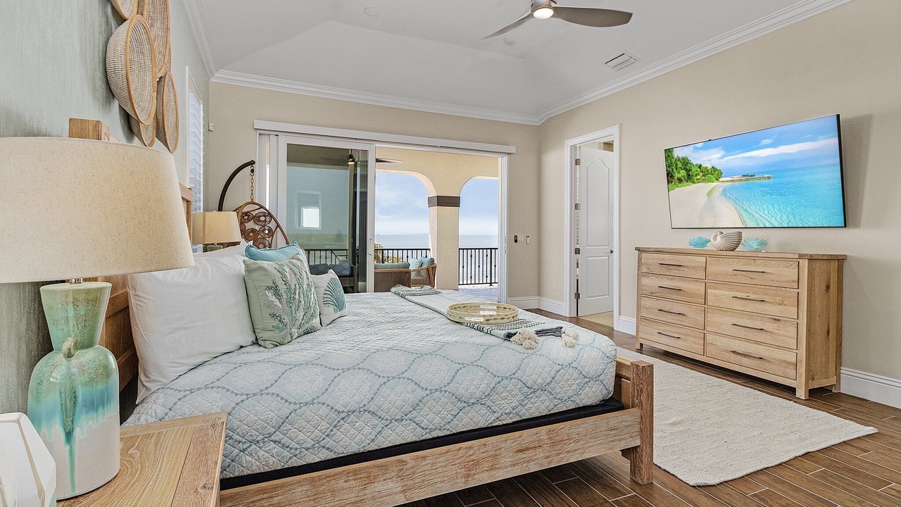 Photo of Bedroom in Mid Island