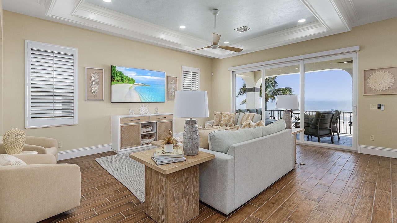 Photo of Livingroom in Mid Island