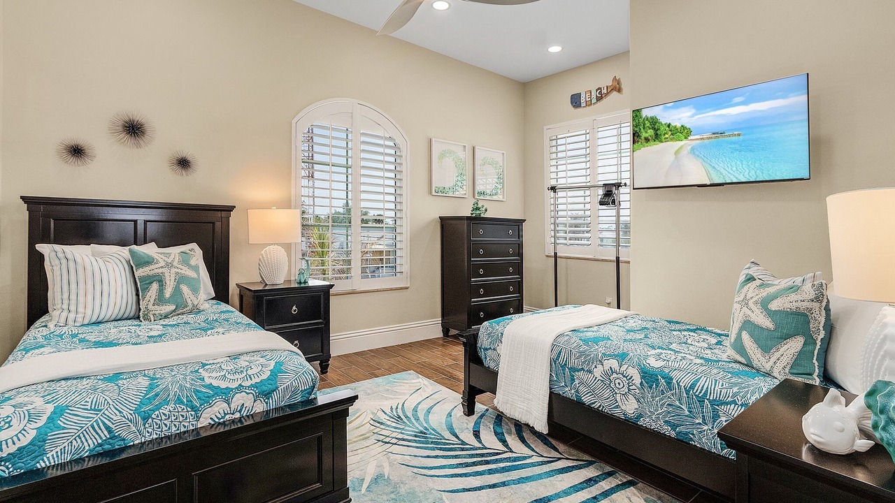 Photo of Bedroom in Mid Island