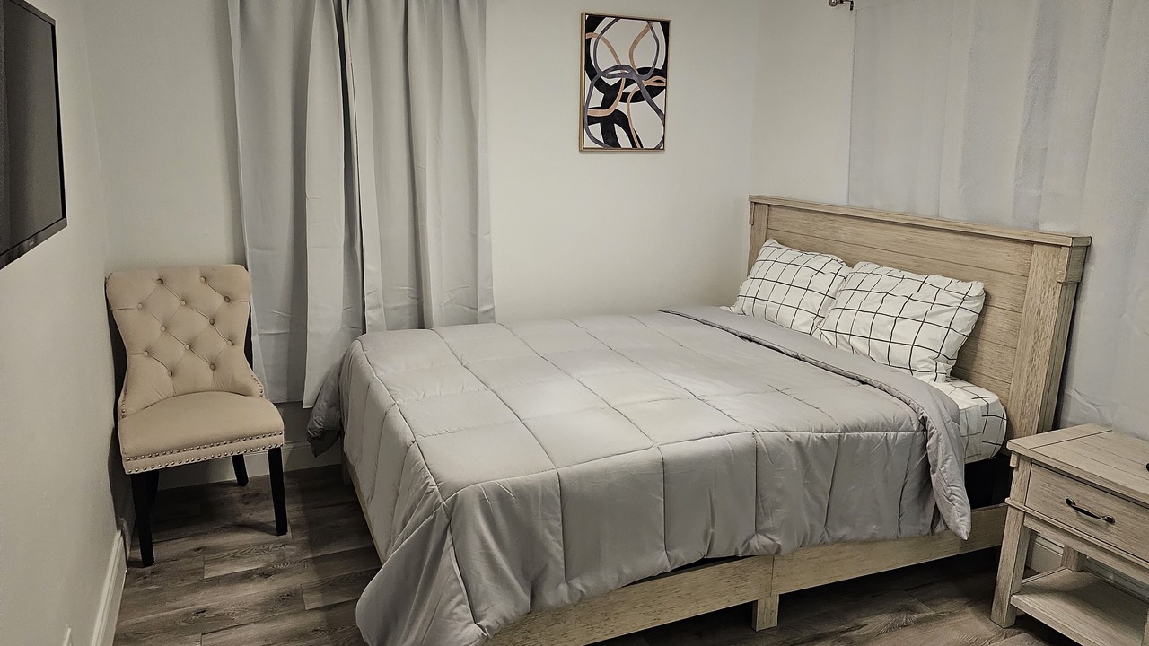 Photo of Bedroom in Lauderdale Lakes