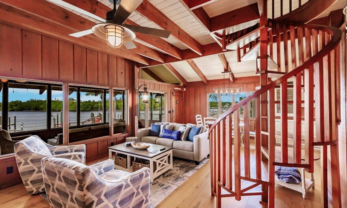 Photo of Livingroom in Everglades City