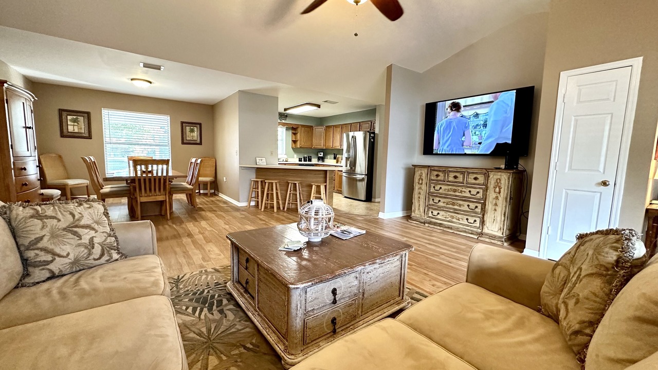 Photo of Livingroom in Taylor Creek