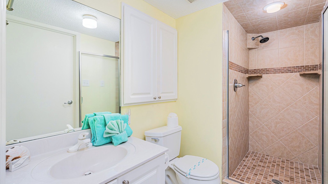 Photo of Bathroom in Seawinds Condo