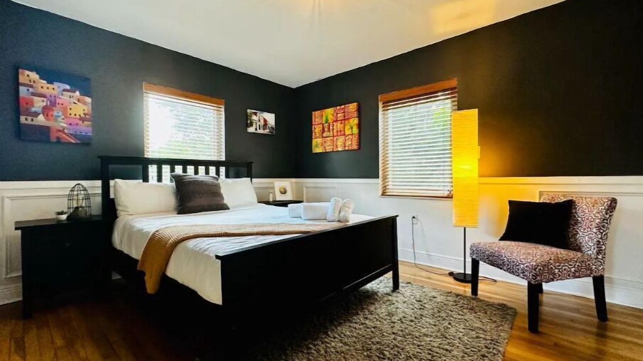 Photo of Bedroom in Northeast Coconut Grove