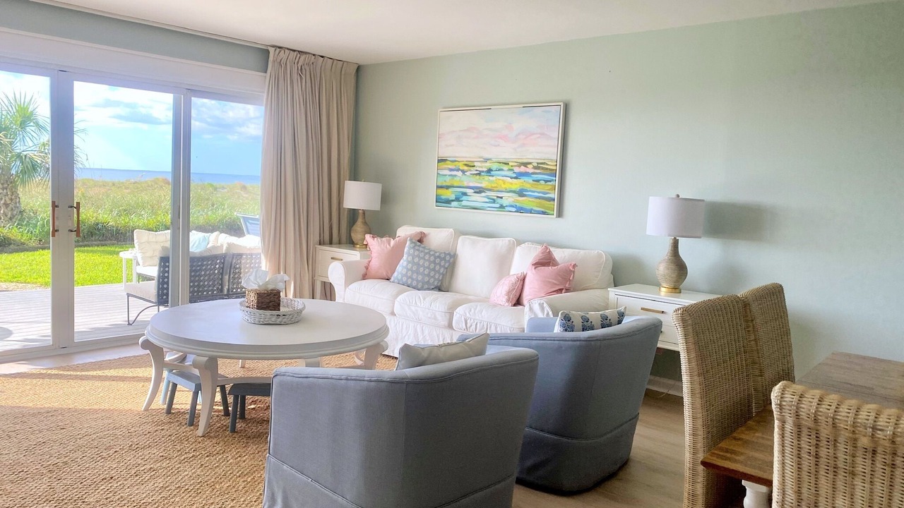 Photo of Livingroom in Golden Beach