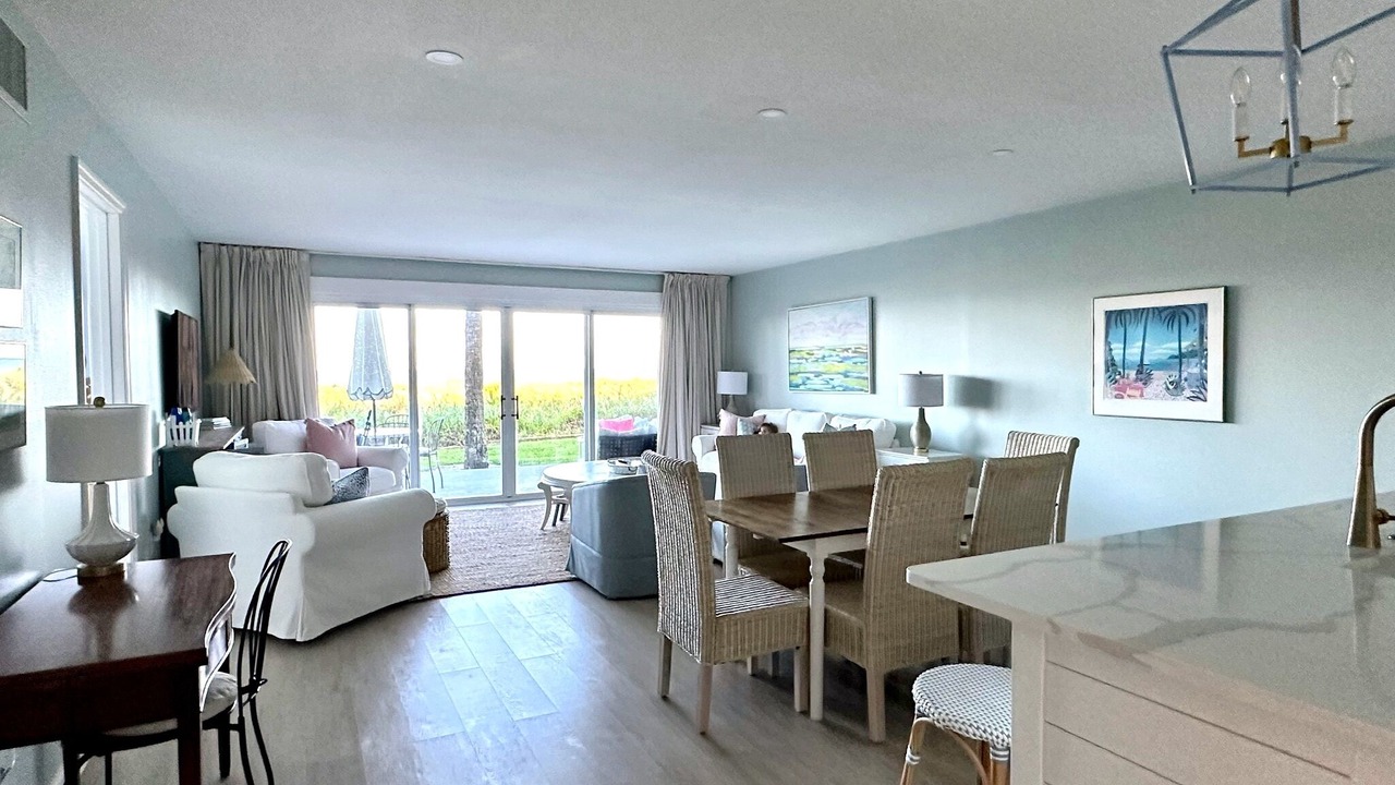 Photo of Livingroom in Golden Beach