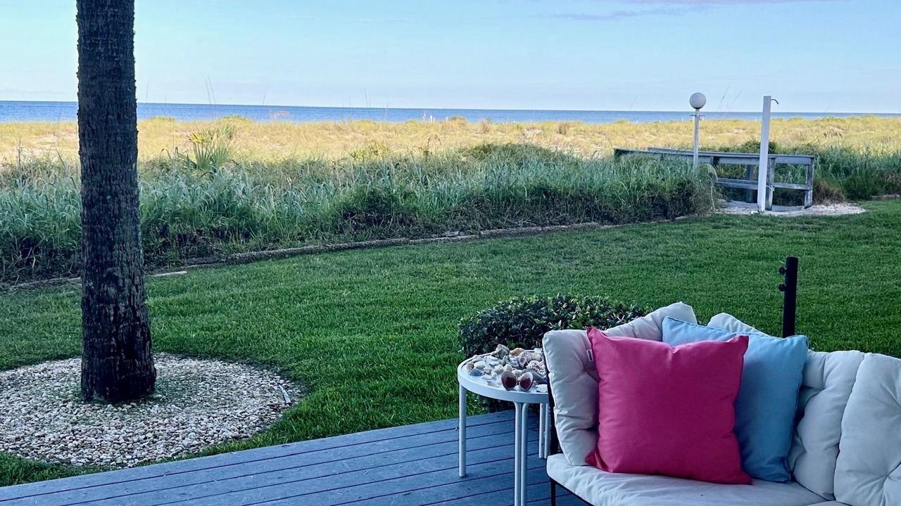 Photo of Patio Balcony in Golden Beach