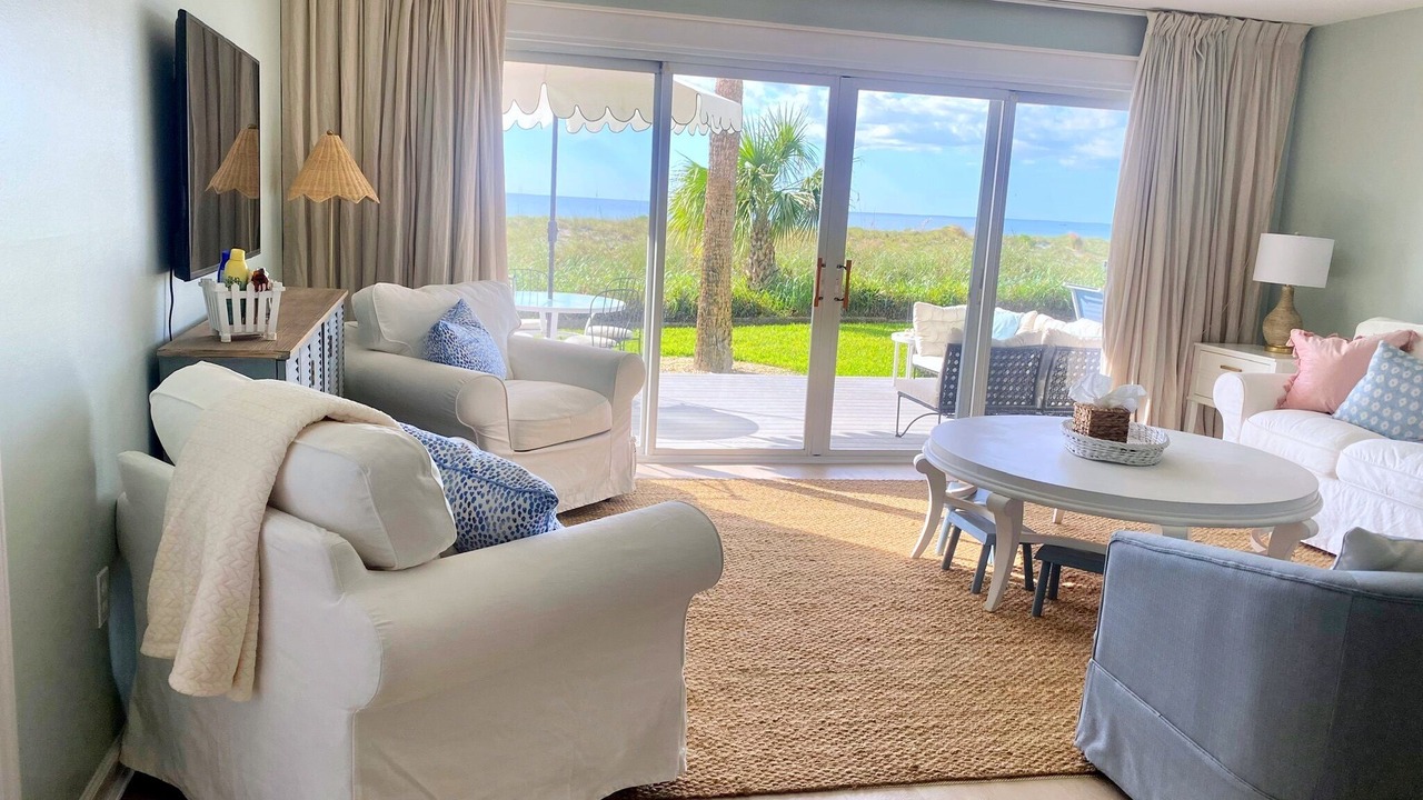 Photo of Livingroom in Golden Beach