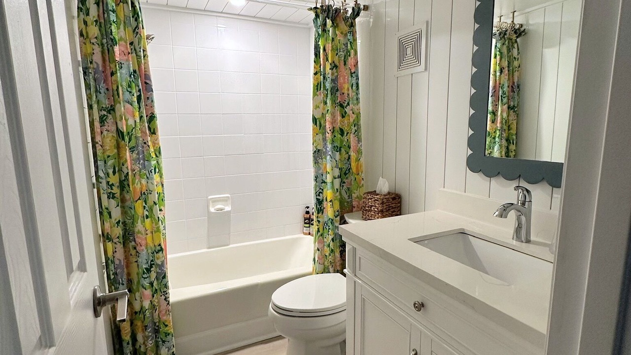 Photo of Bathroom in Golden Beach