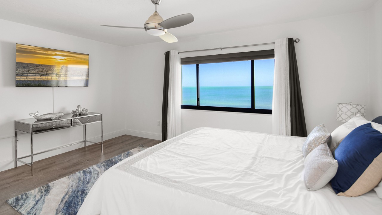 Photo of Bedroom in Vanderbilt Beach