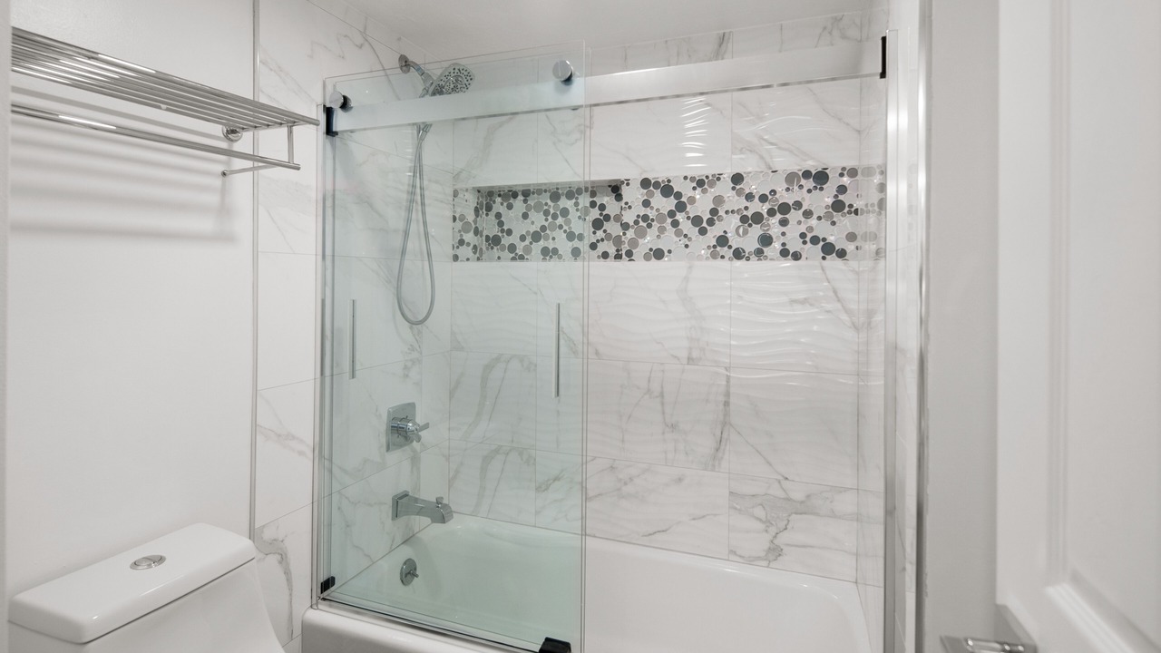 Photo of Bathroom in Vanderbilt Beach