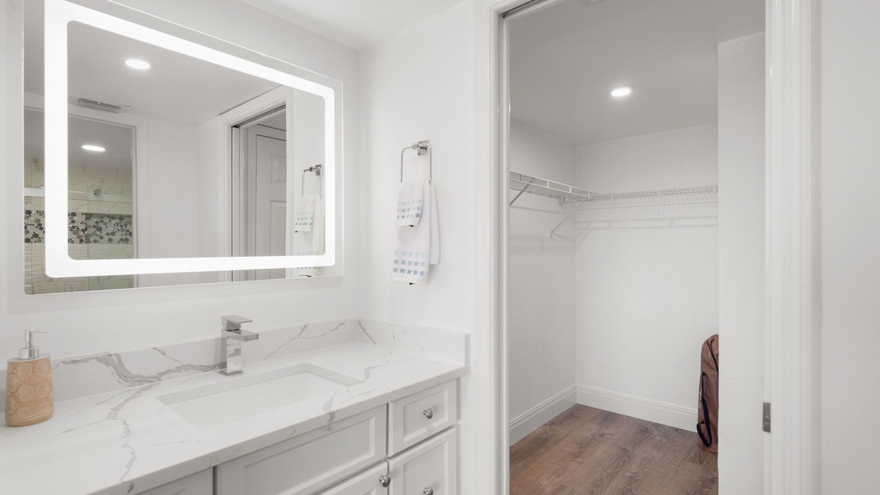 Photo of Bathroom in Vanderbilt Beach