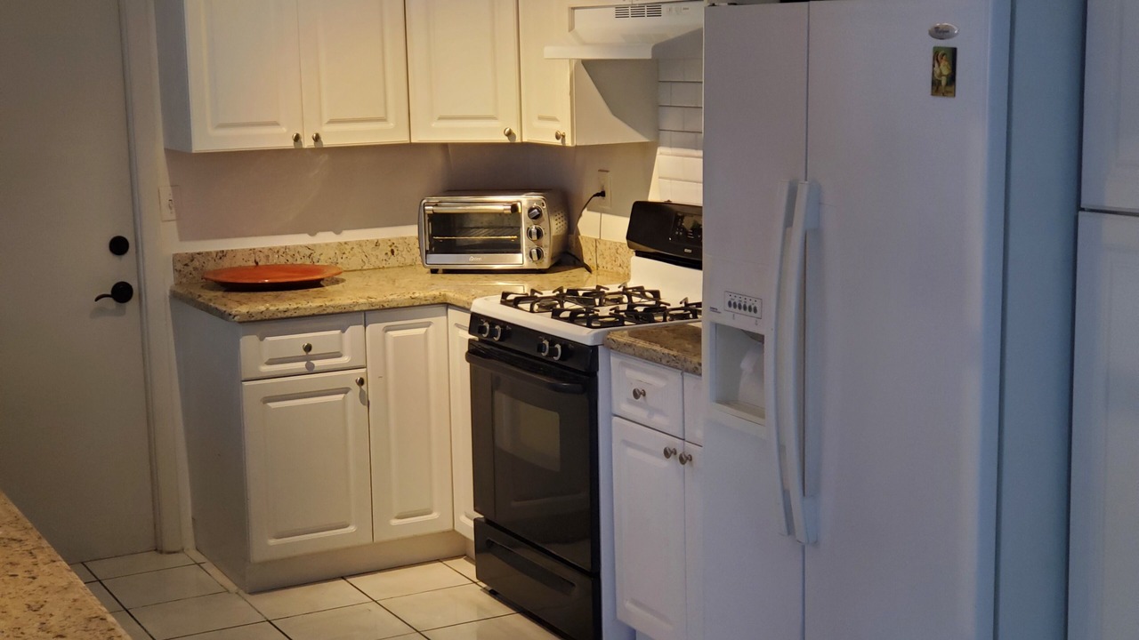 Photo of Kitchen in Kendale Lakes