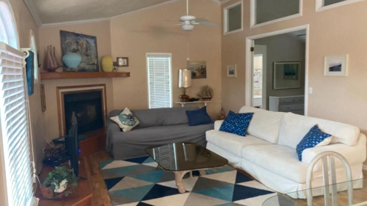 Photo of Livingroom in Alligator Point