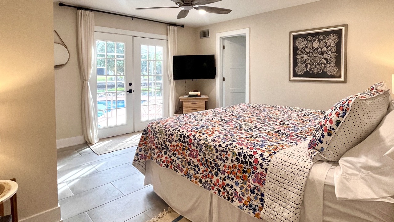Photo of Bedroom in Yacht Club