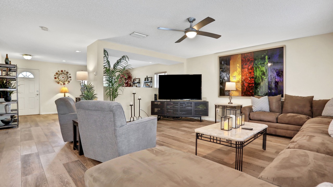 Photo of Livingroom in Northside