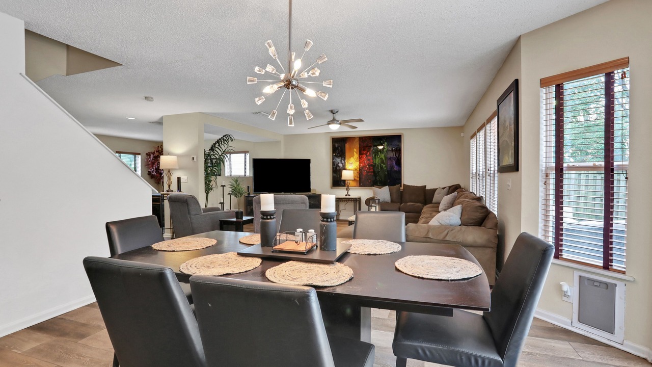 Photo of Livingroom in Northside