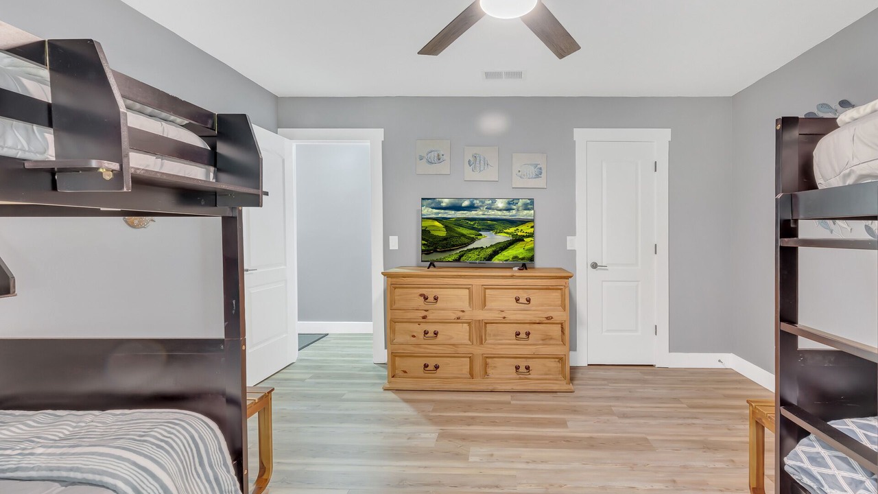 Photo of Bedroom in Doctors Inlet