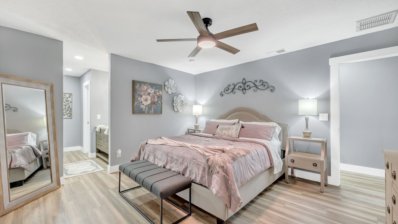 Photo of Bedroom in Doctors Inlet