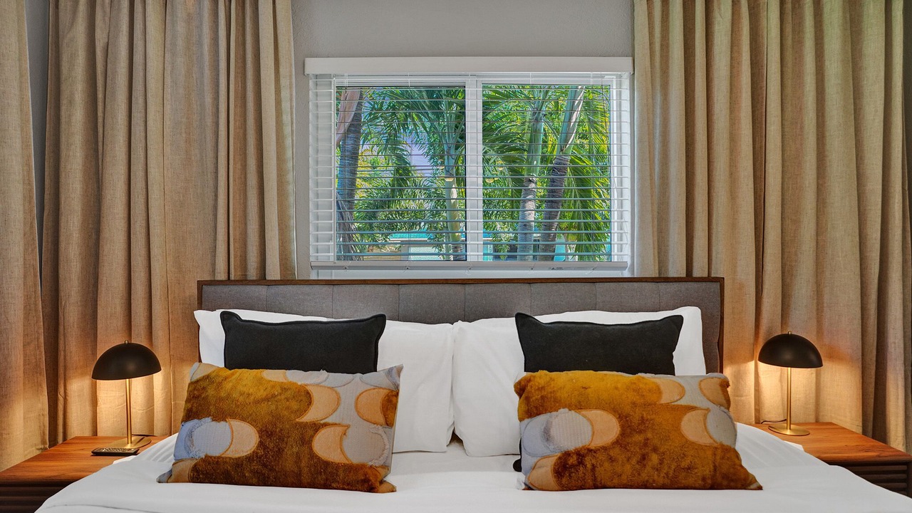 Photo of Bedroom in Oakland Park