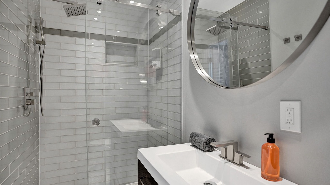 Photo of Bathroom in Oakland Park