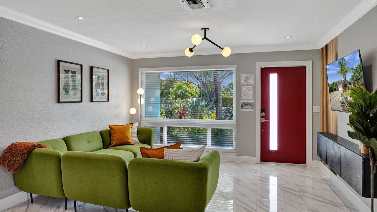 Photo of Livingroom in Oakland Park