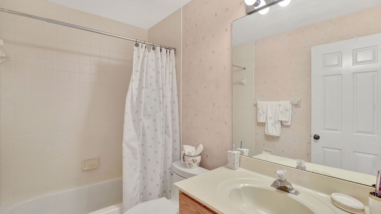 Photo of Bathroom in Pelican Bay