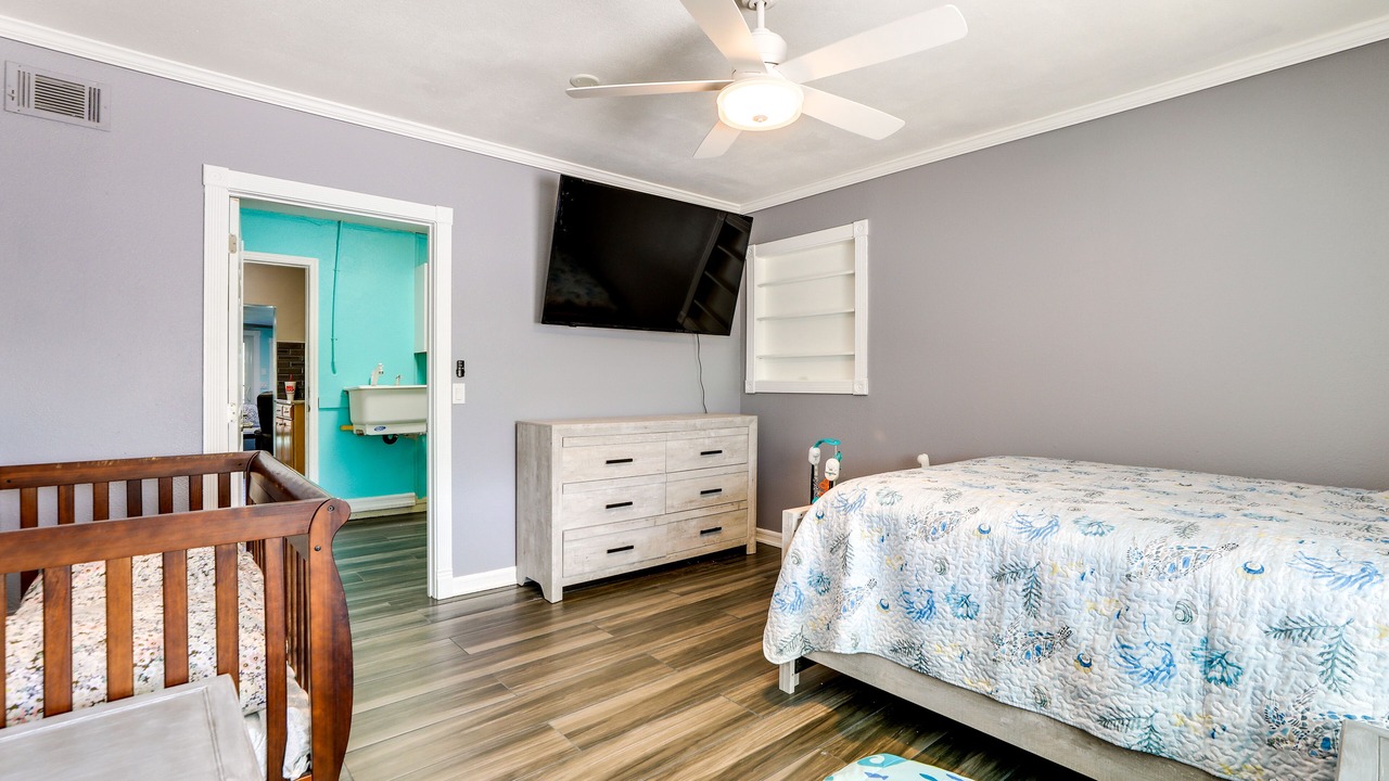 Photo of Bedroom in Edgewater