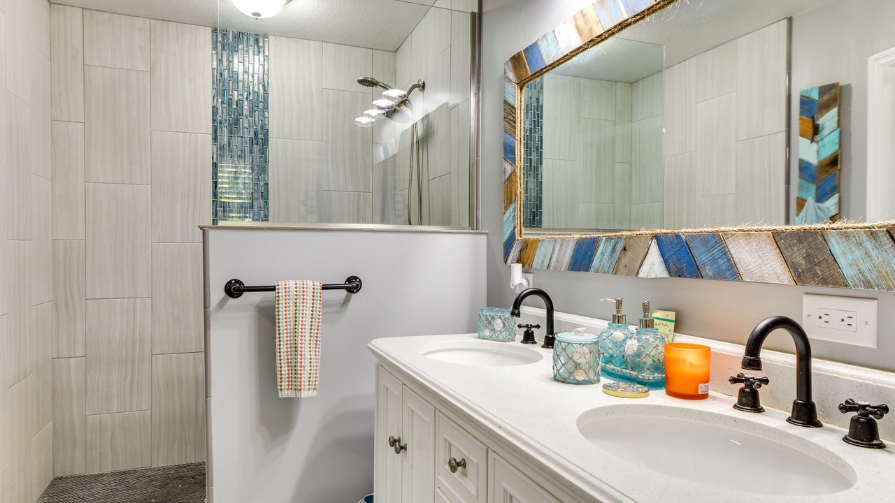 Photo of Bathroom in Edgewater