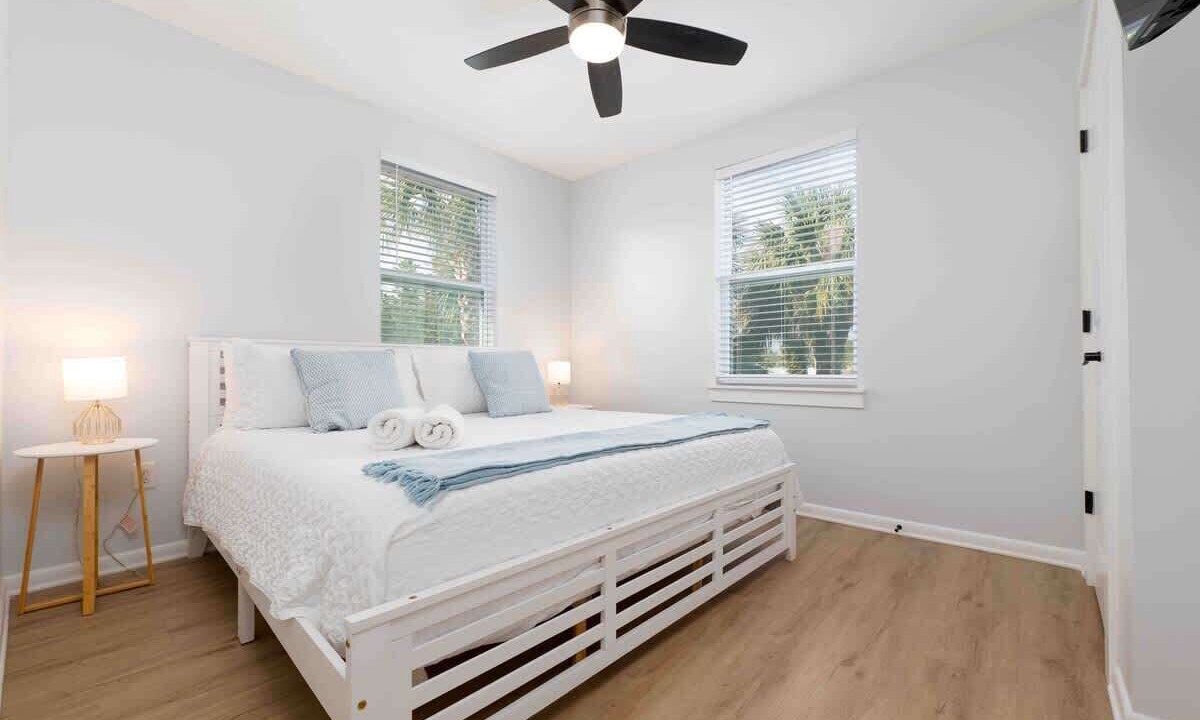 Photo of Bedroom in Neptune Beach
