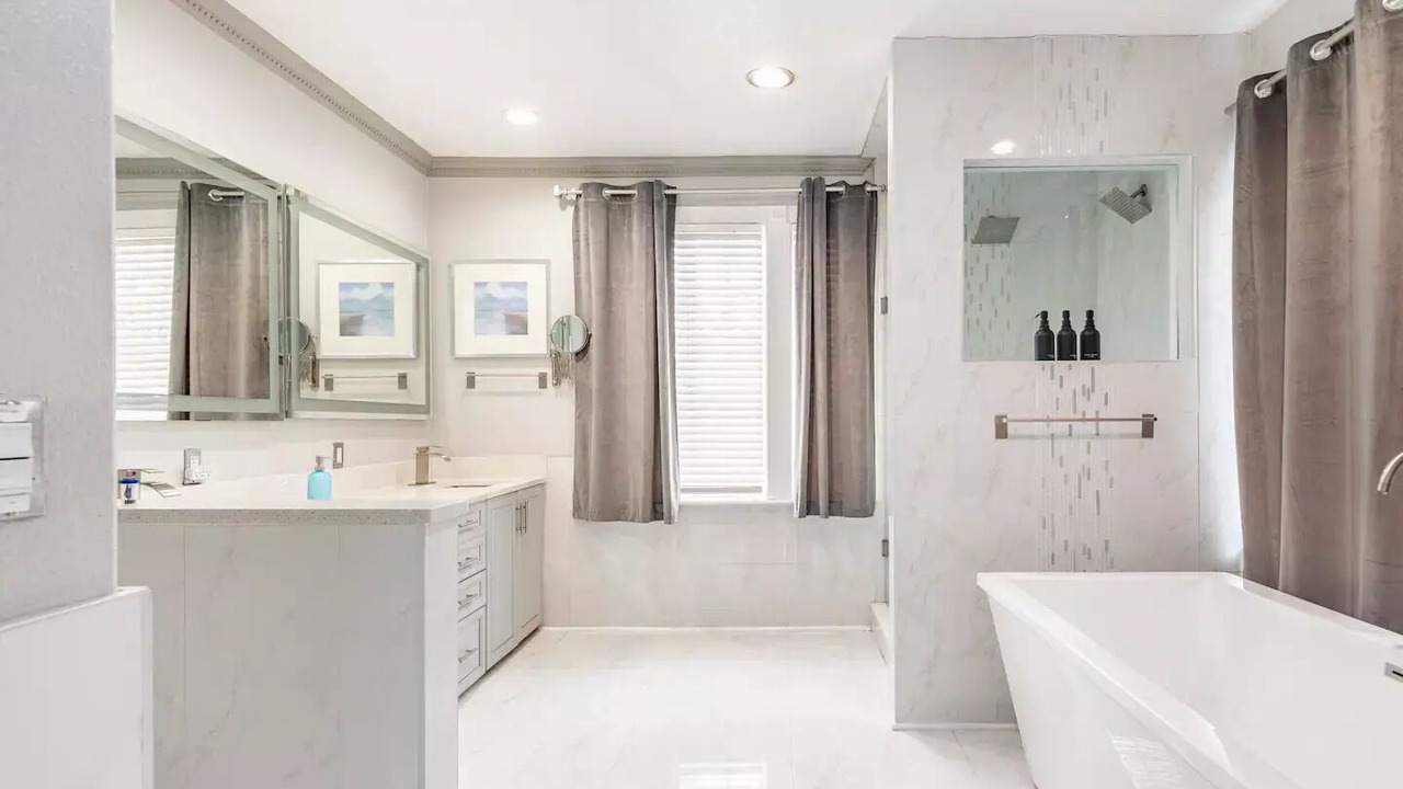 Photo of Bathroom in Lake Davis - Greenwood