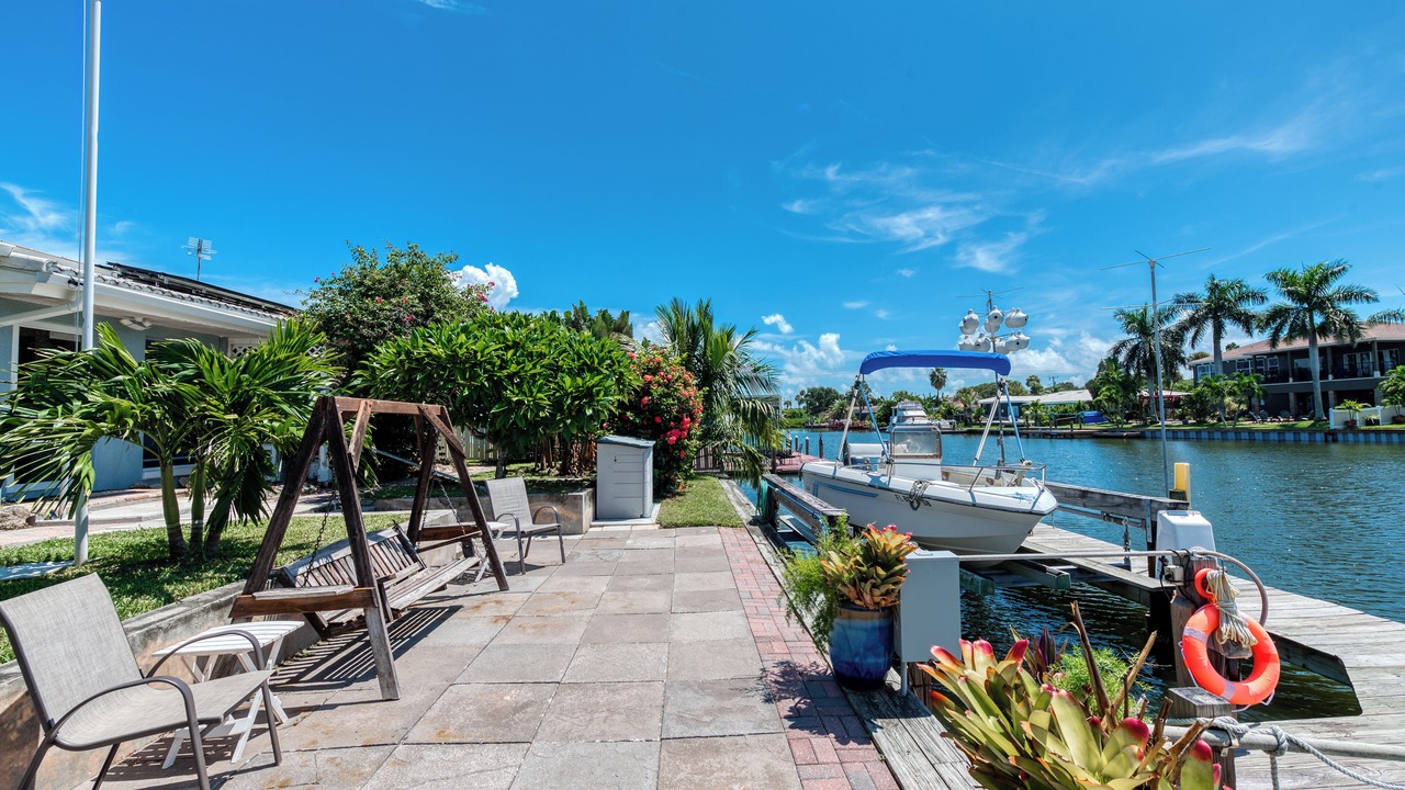 Photo of Others in Cocoa Isles