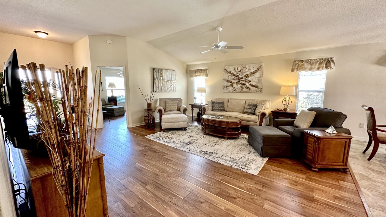 Photo of Livingroom in Collier