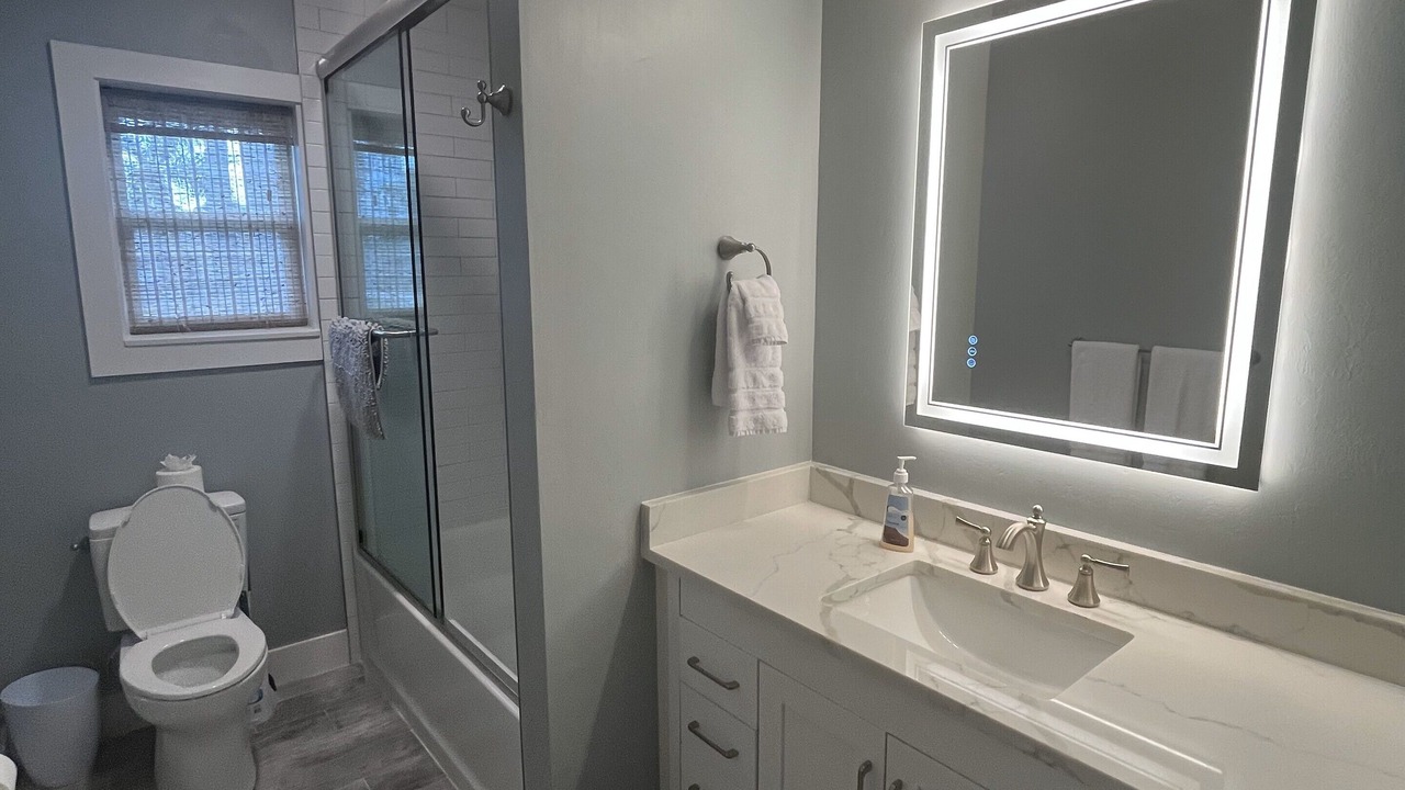 Photo of Bathroom in Vanderbilt Beach
