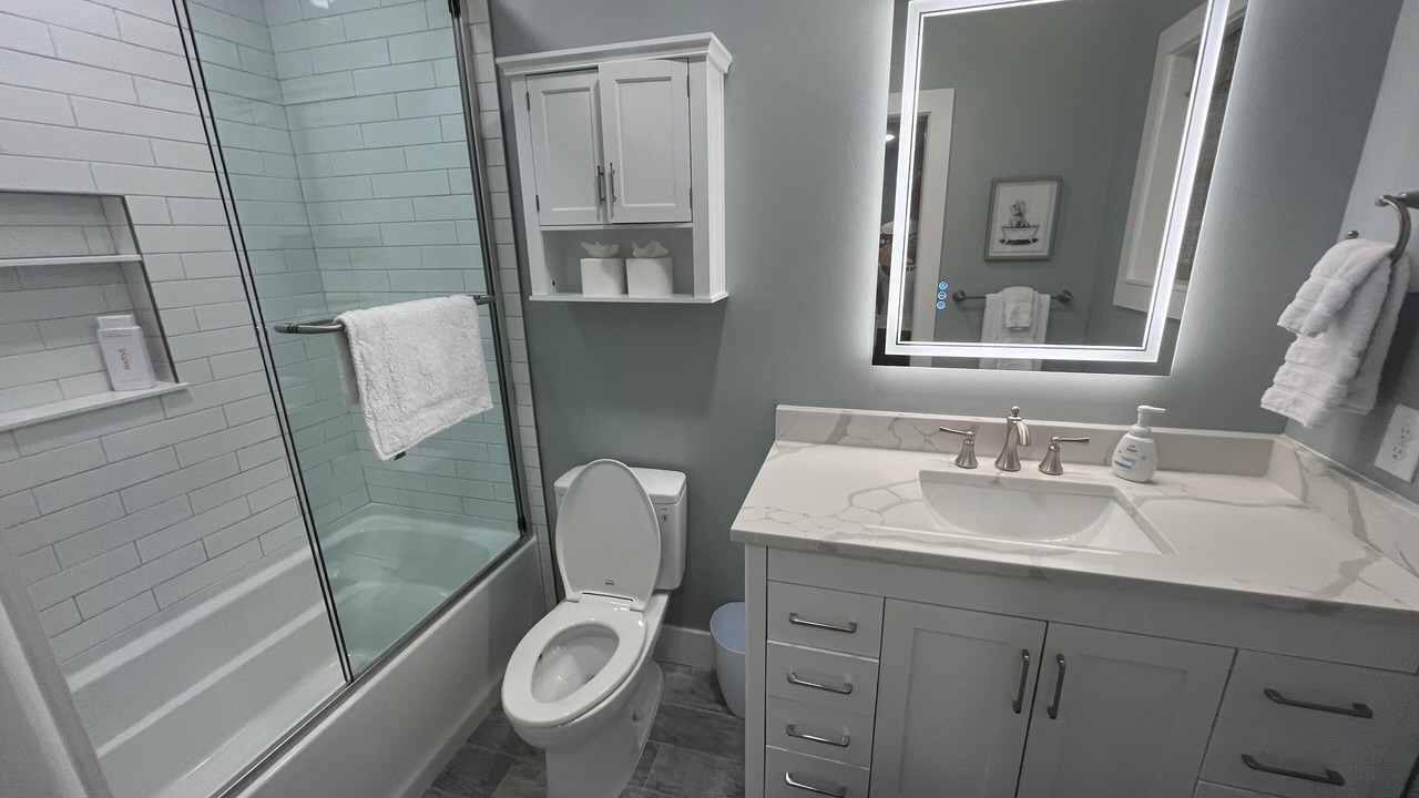 Photo of Bathroom in Vanderbilt Beach