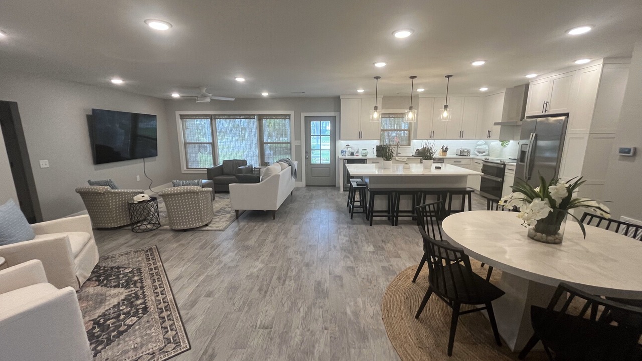 Photo of Livingroom in Vanderbilt Beach