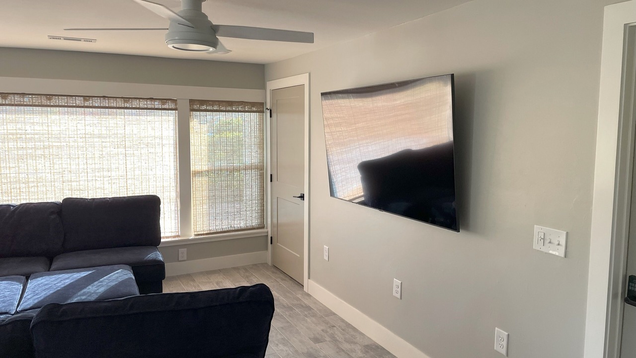 Photo of Livingroom in Vanderbilt Beach