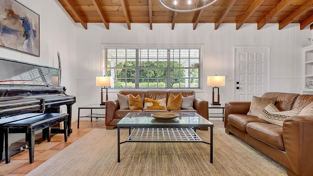 Photo of Livingroom in Little Havana
