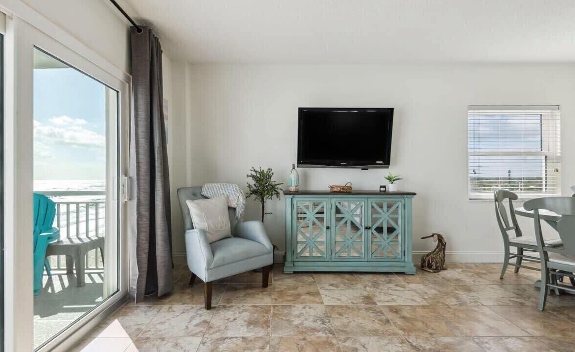 Photo of Livingroom in South Patrick Shores