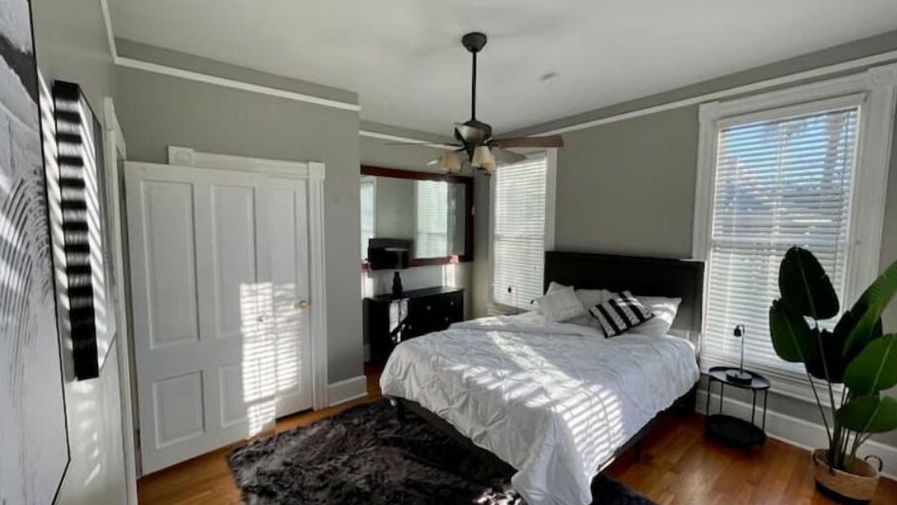Photo of Bedroom in Five Points