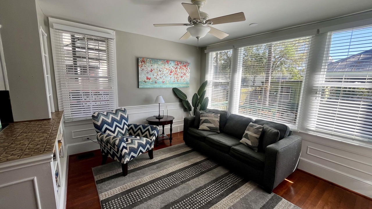 Photo of Livingroom in Five Points